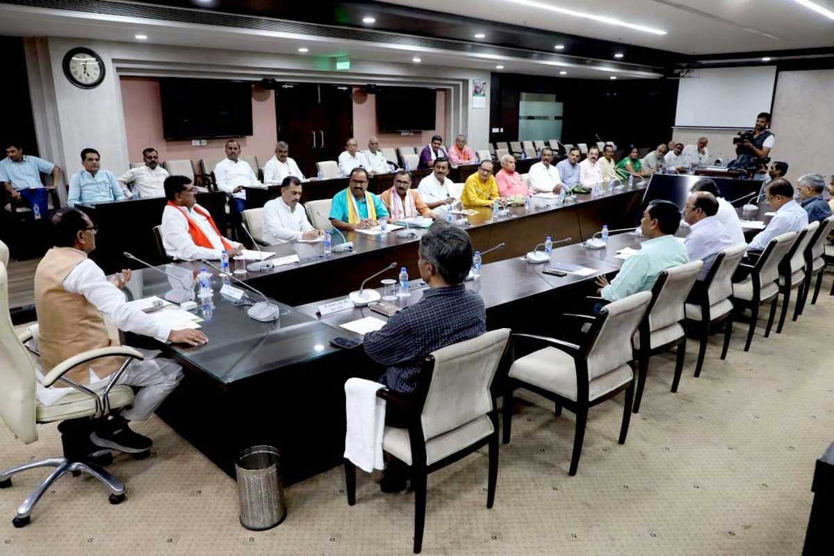 बिजली सप्लाई, राजस्व मामलों आदि मुद्दों पर भारतीय किसान संघ एवं शिवराज के बीच हुई चर्चा